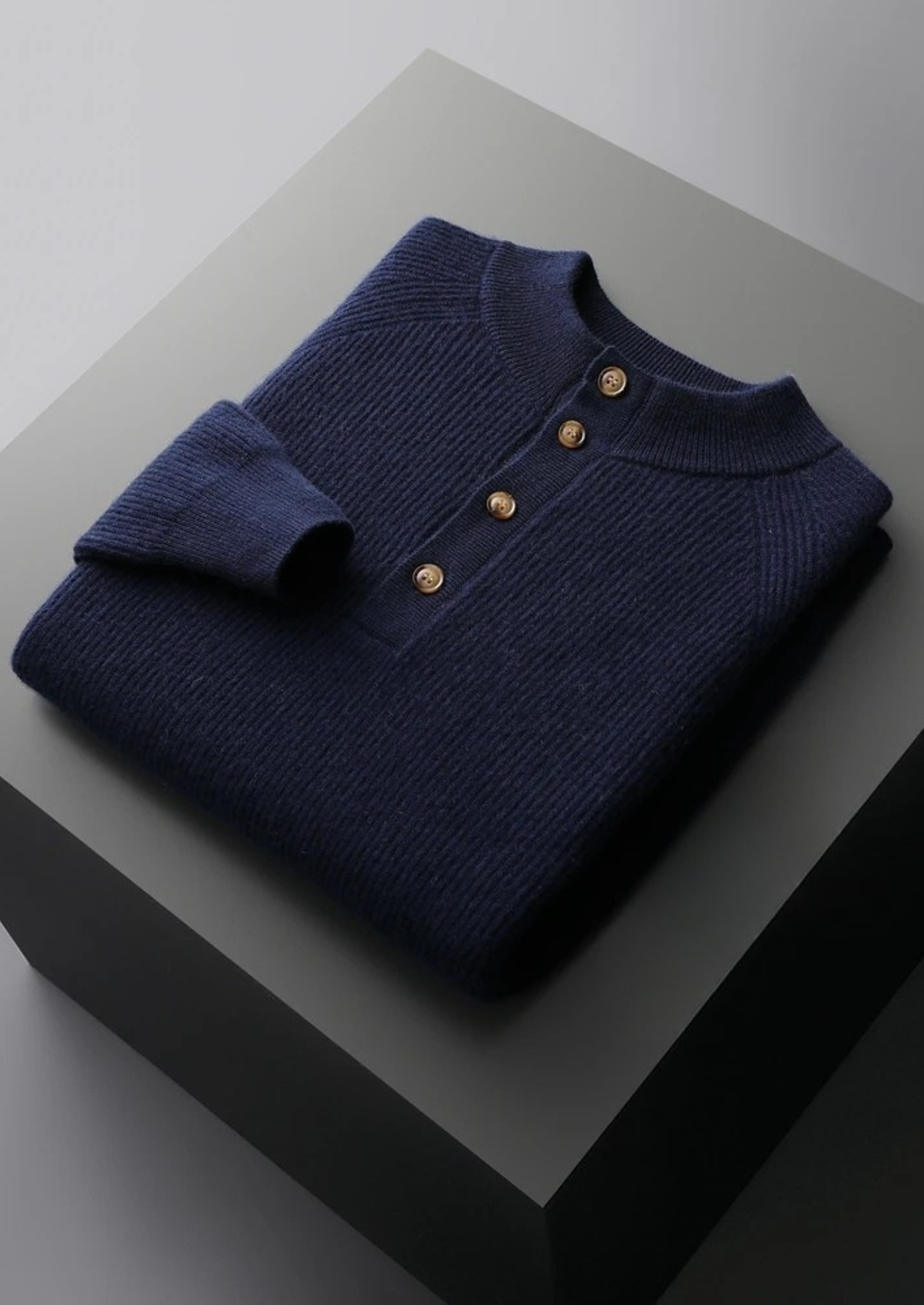 100% CASHMERE BUTTON SWEATER