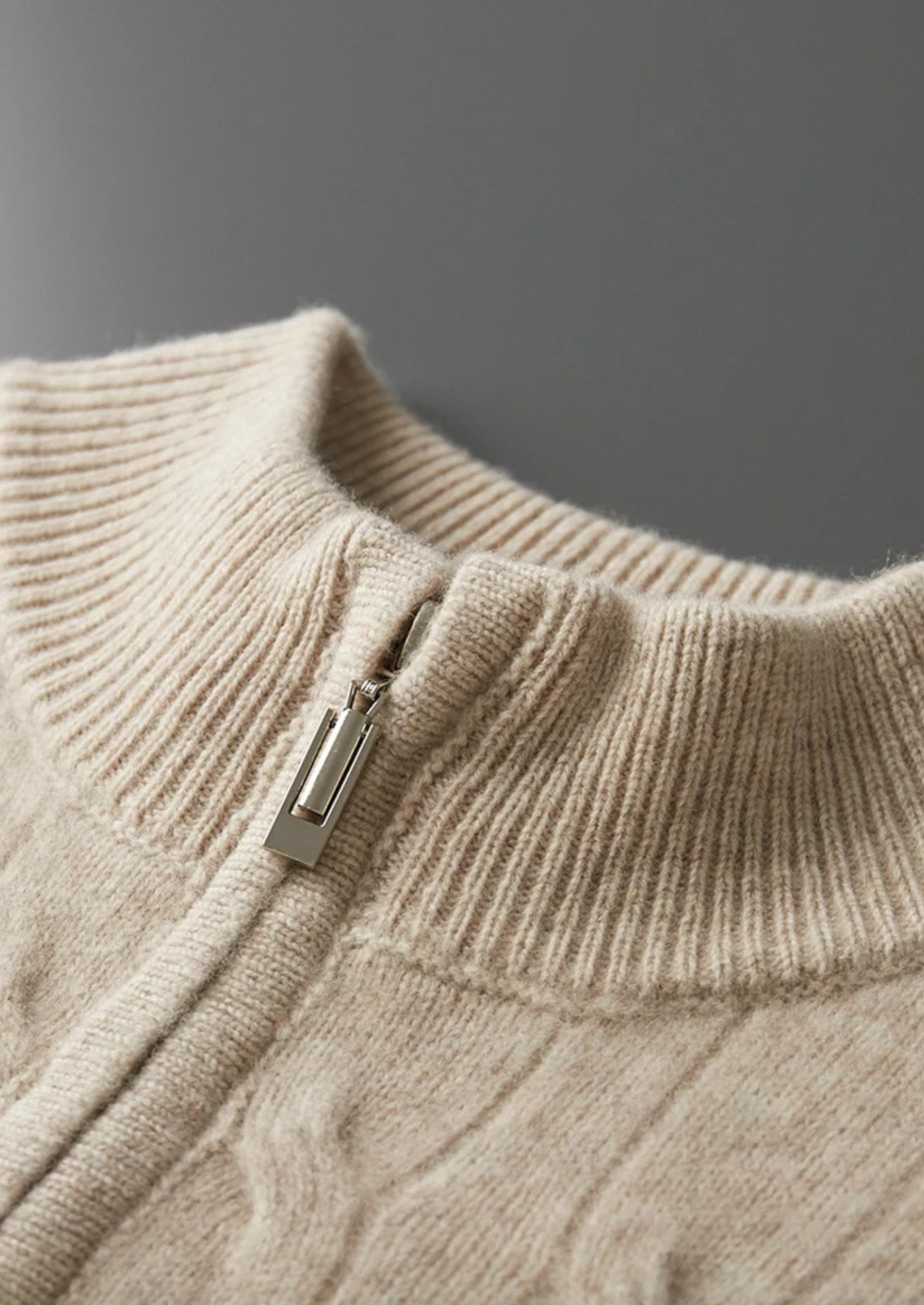 WOOL CABLE HALF ZIP