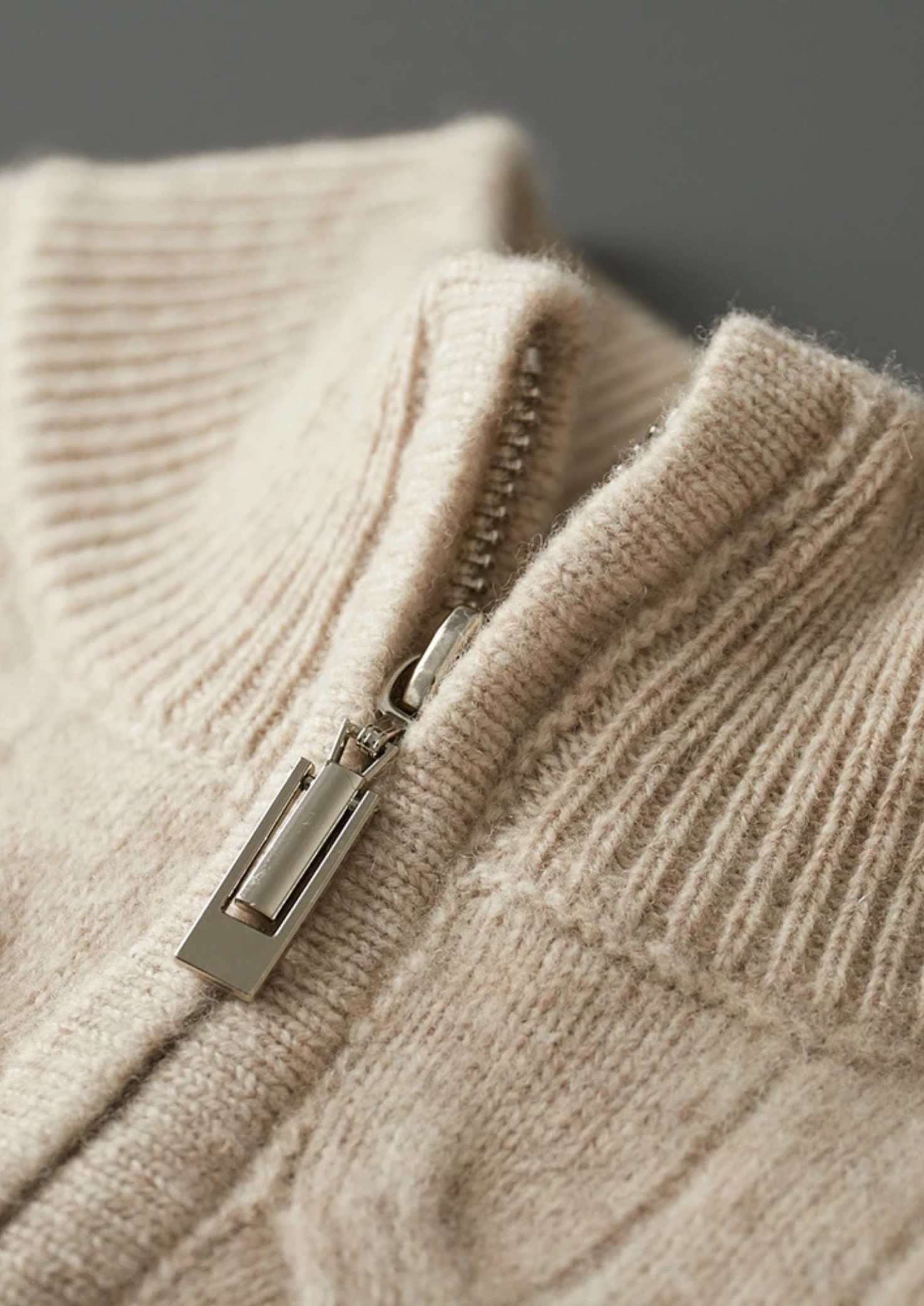 WOOL CABLE HALF ZIP
