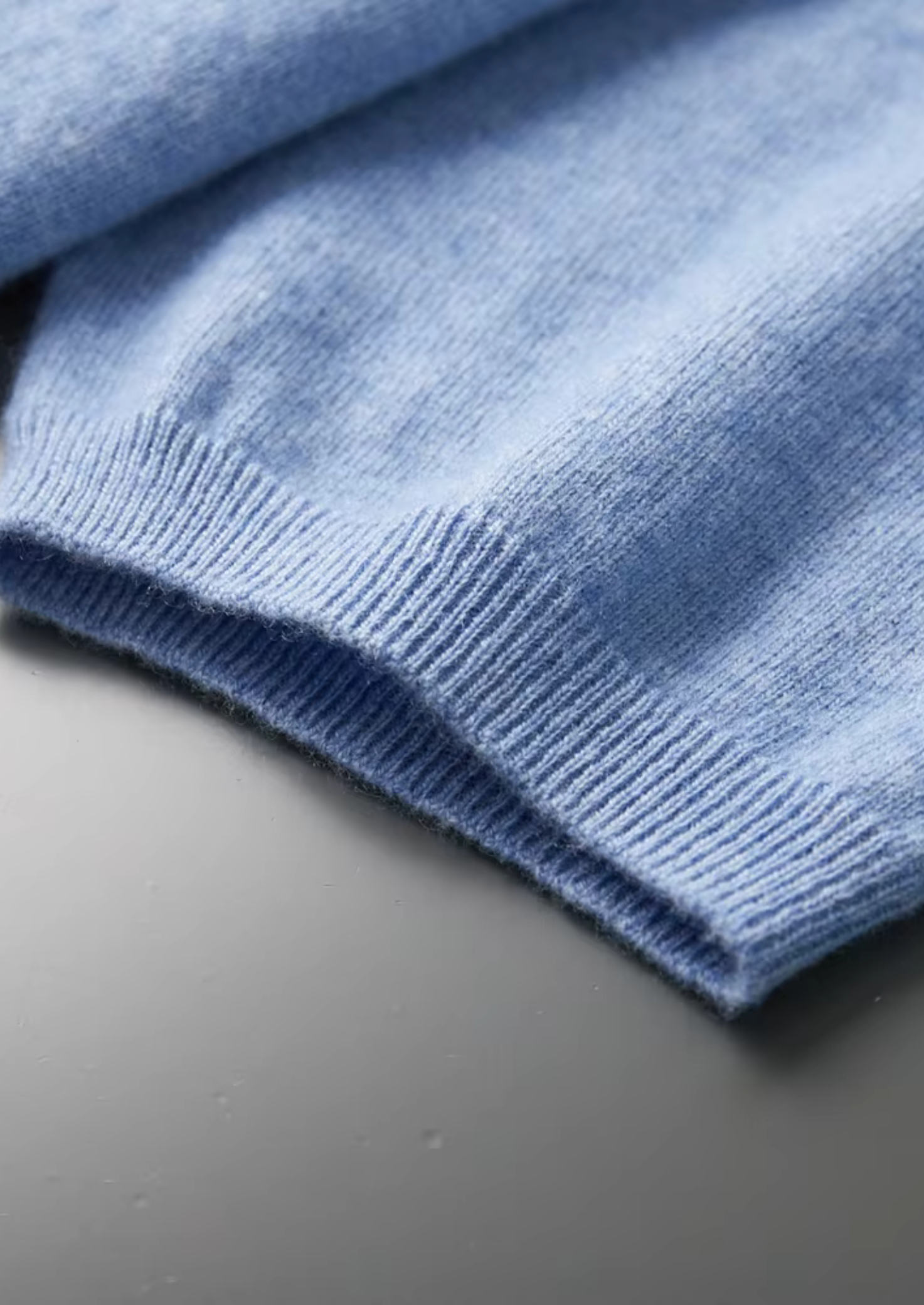 100% CASHMERE CLASSIC CREWNECK T-SHIRT