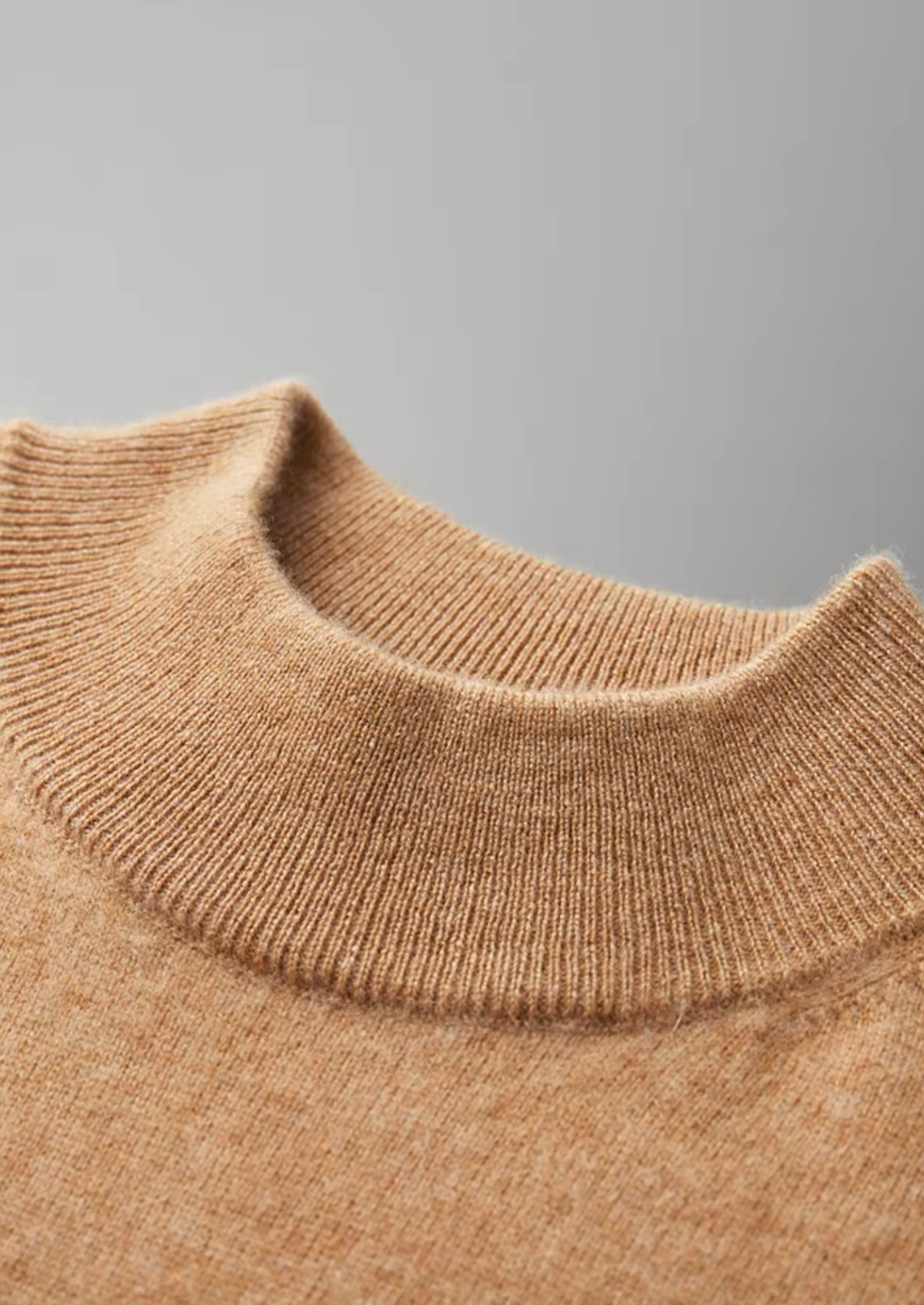 100% CASHMERE MOCK NECK T-SHIRT